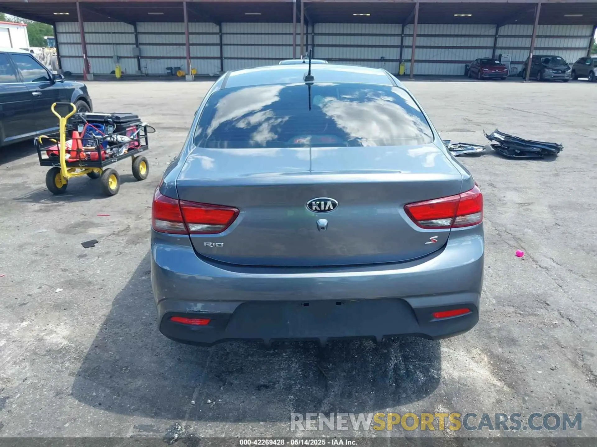 16 fotografías del automóvil dañado 3KPA24AD4LE284848 KIA RIO 2020