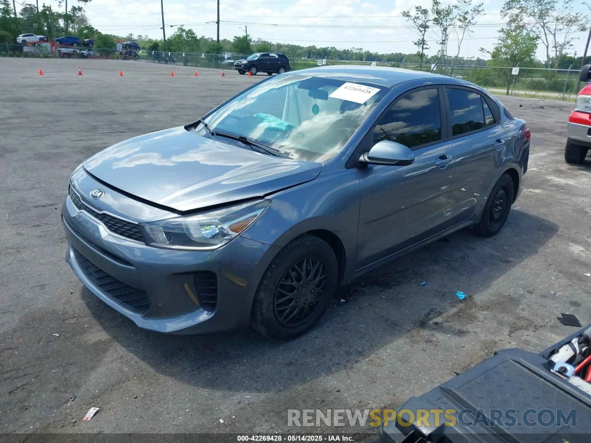 2 fotografías del automóvil dañado 3KPA24AD4LE284848 KIA RIO 2020