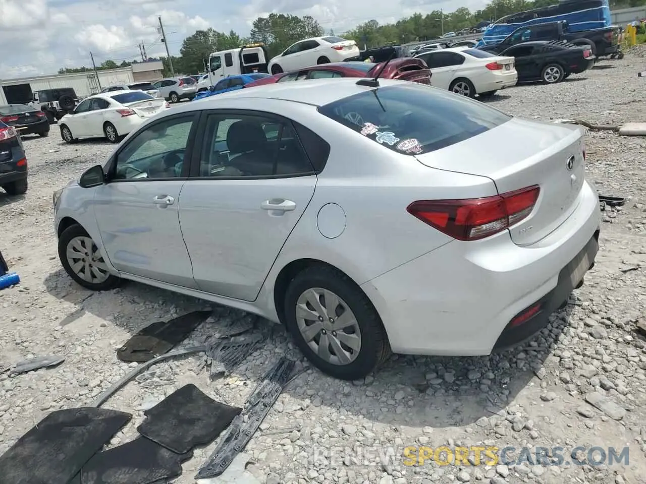2 fotografías del automóvil dañado 3KPA24AD4LE363484 KIA RIO 2020