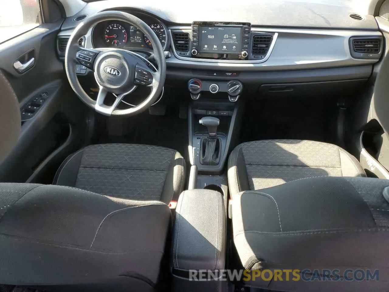 8 fotografías del automóvil dañado 3KPA24AD5LE284583 KIA RIO 2020