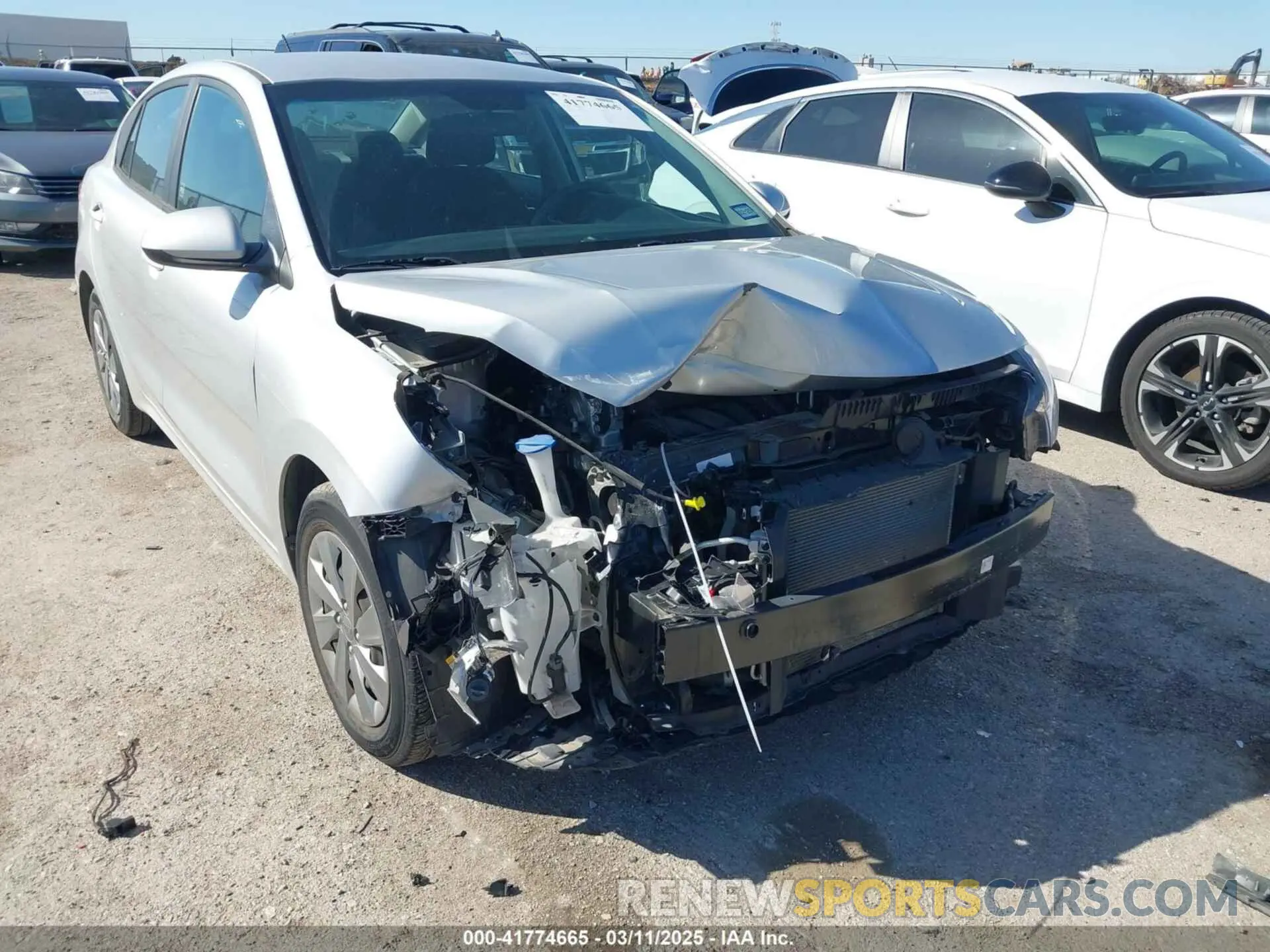 6 fotografías del automóvil dañado 3KPA24AD5LE307716 KIA RIO 2020