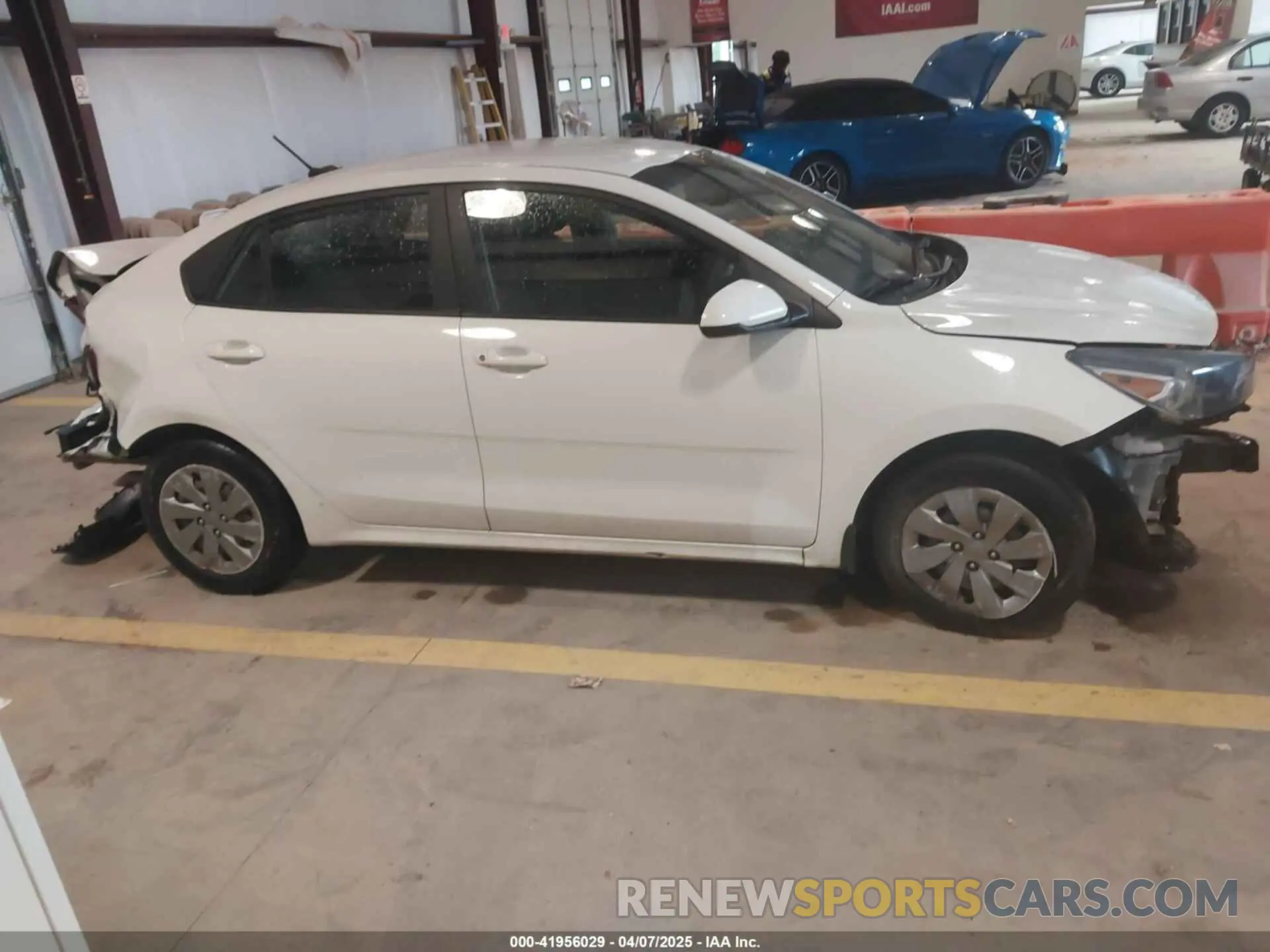 12 fotografías del automóvil dañado 3KPA24AD5LE311331 KIA RIO 2020