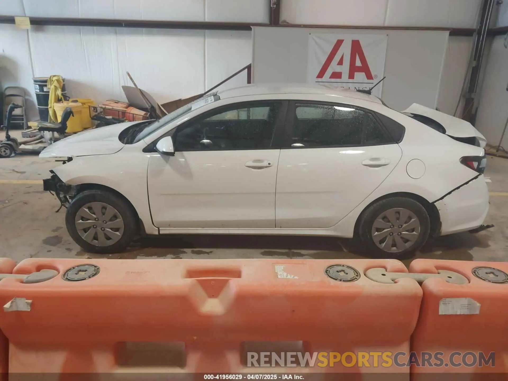 13 fotografías del automóvil dañado 3KPA24AD5LE311331 KIA RIO 2020