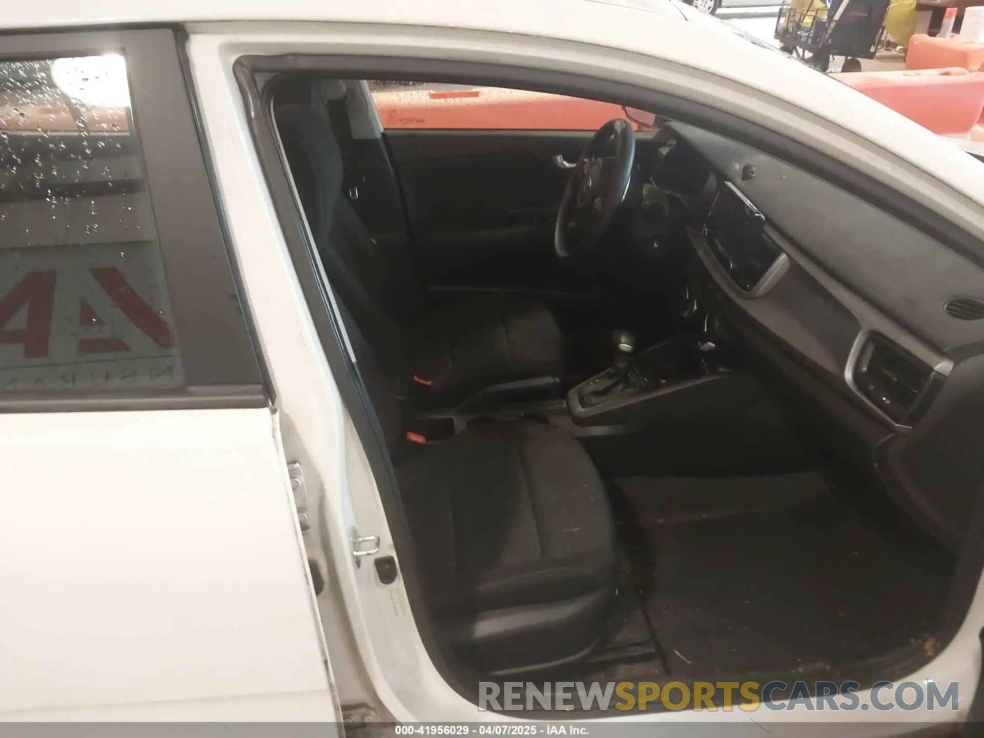 5 fotografías del automóvil dañado 3KPA24AD5LE311331 KIA RIO 2020