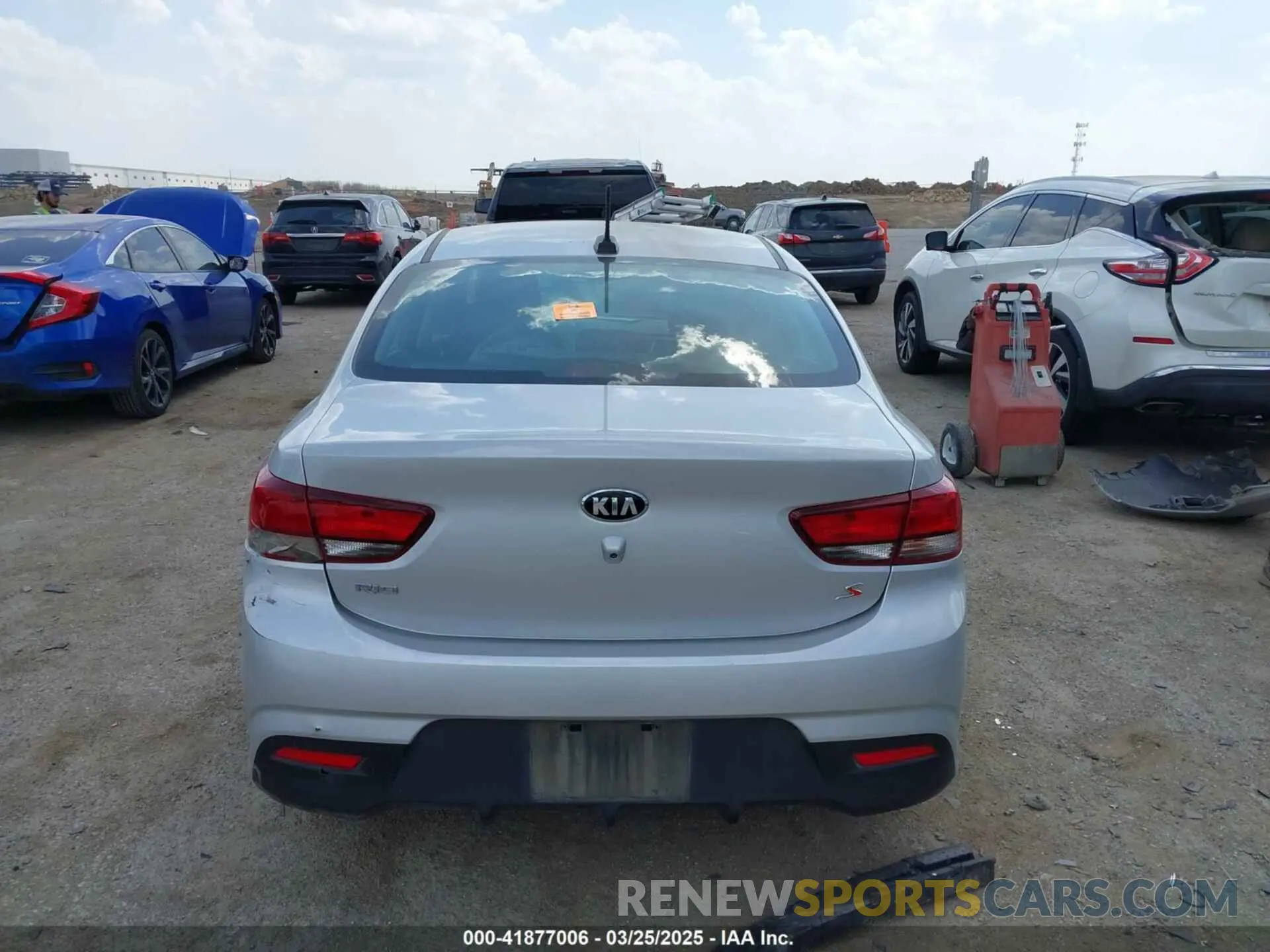 16 fotografías del automóvil dañado 3KPA24AD5LE311944 KIA RIO 2020