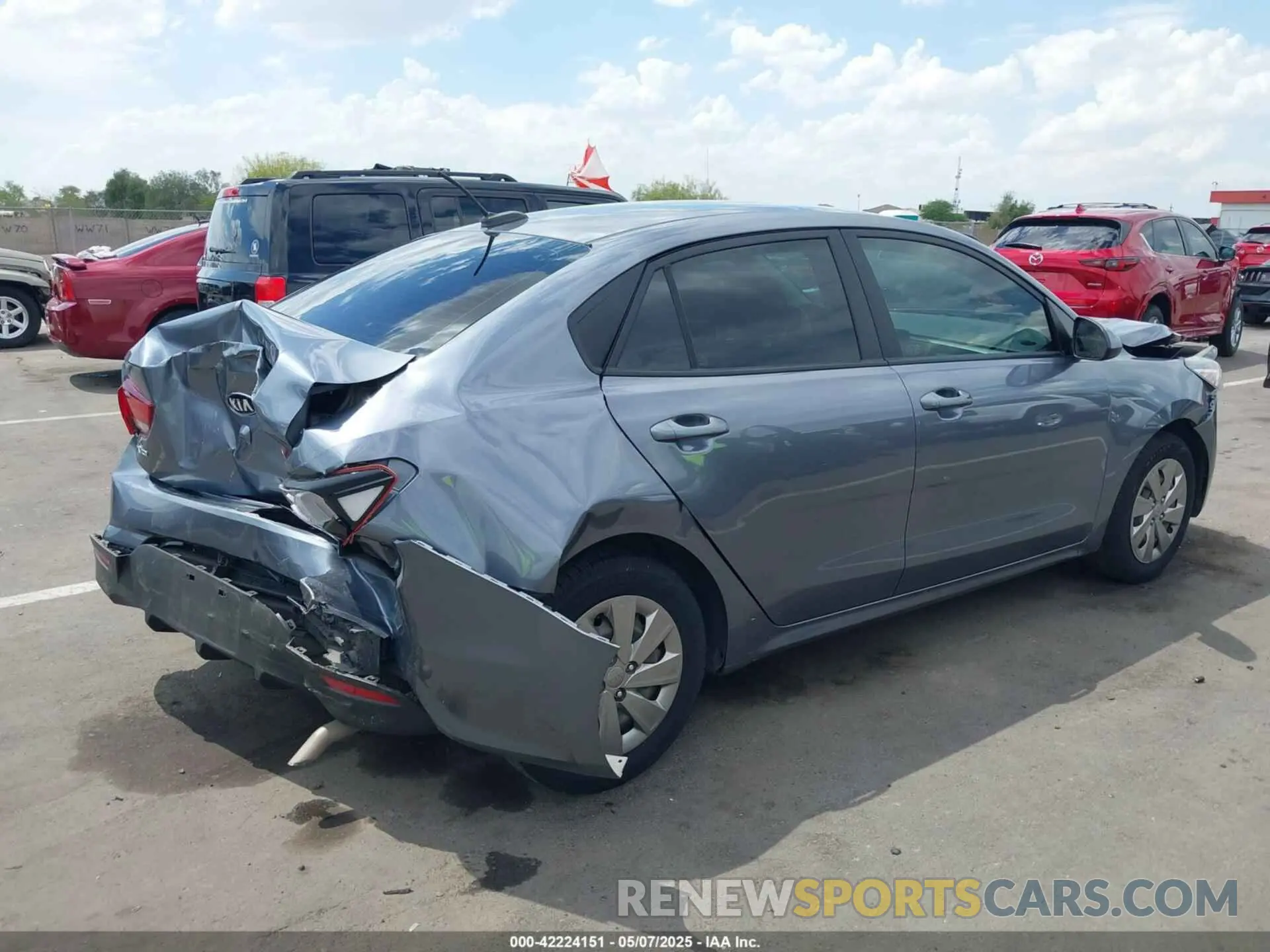 4 fotografías del automóvil dañado 3KPA24AD5LE321132 KIA RIO 2020