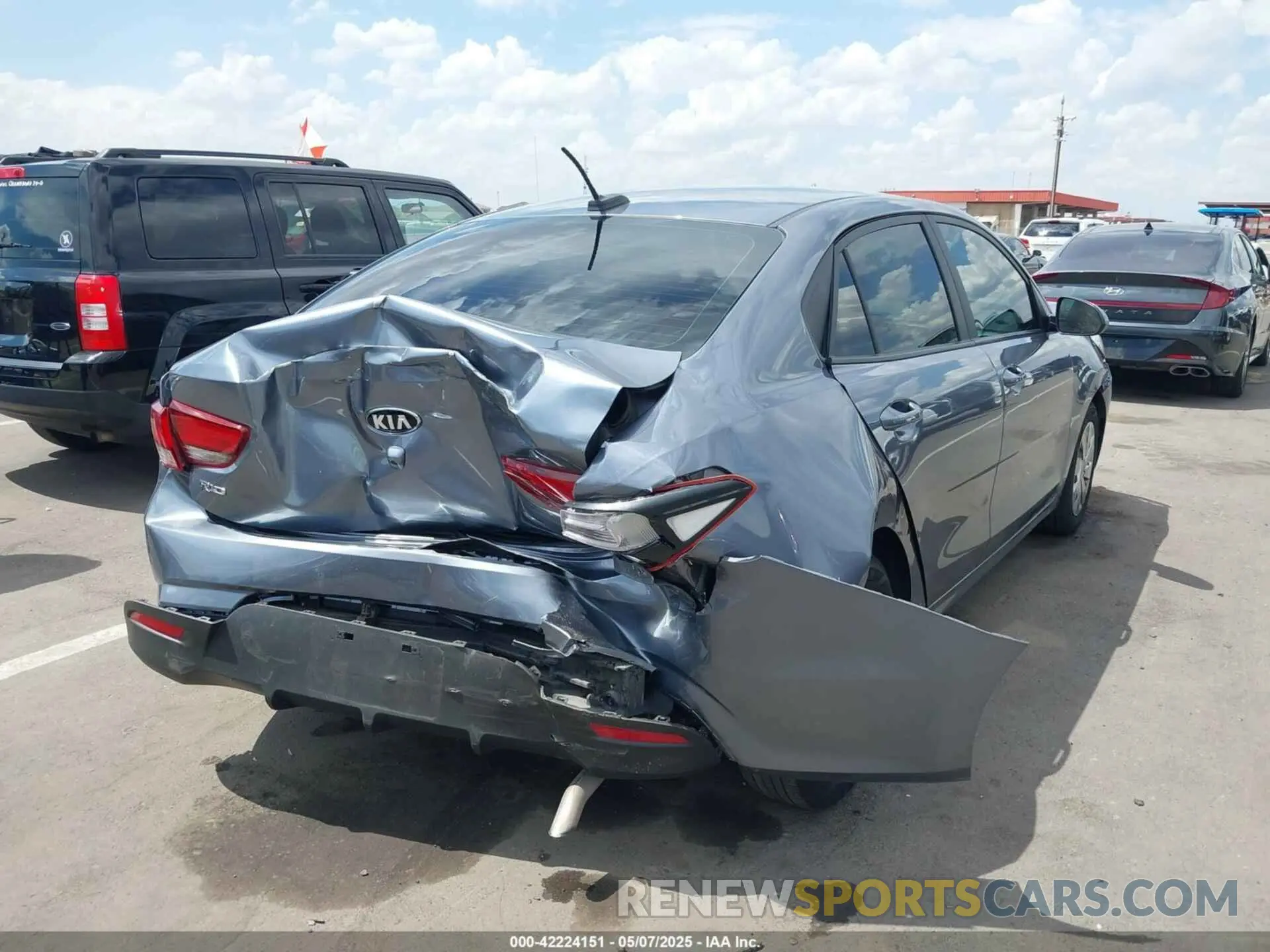 6 fotografías del automóvil dañado 3KPA24AD5LE321132 KIA RIO 2020