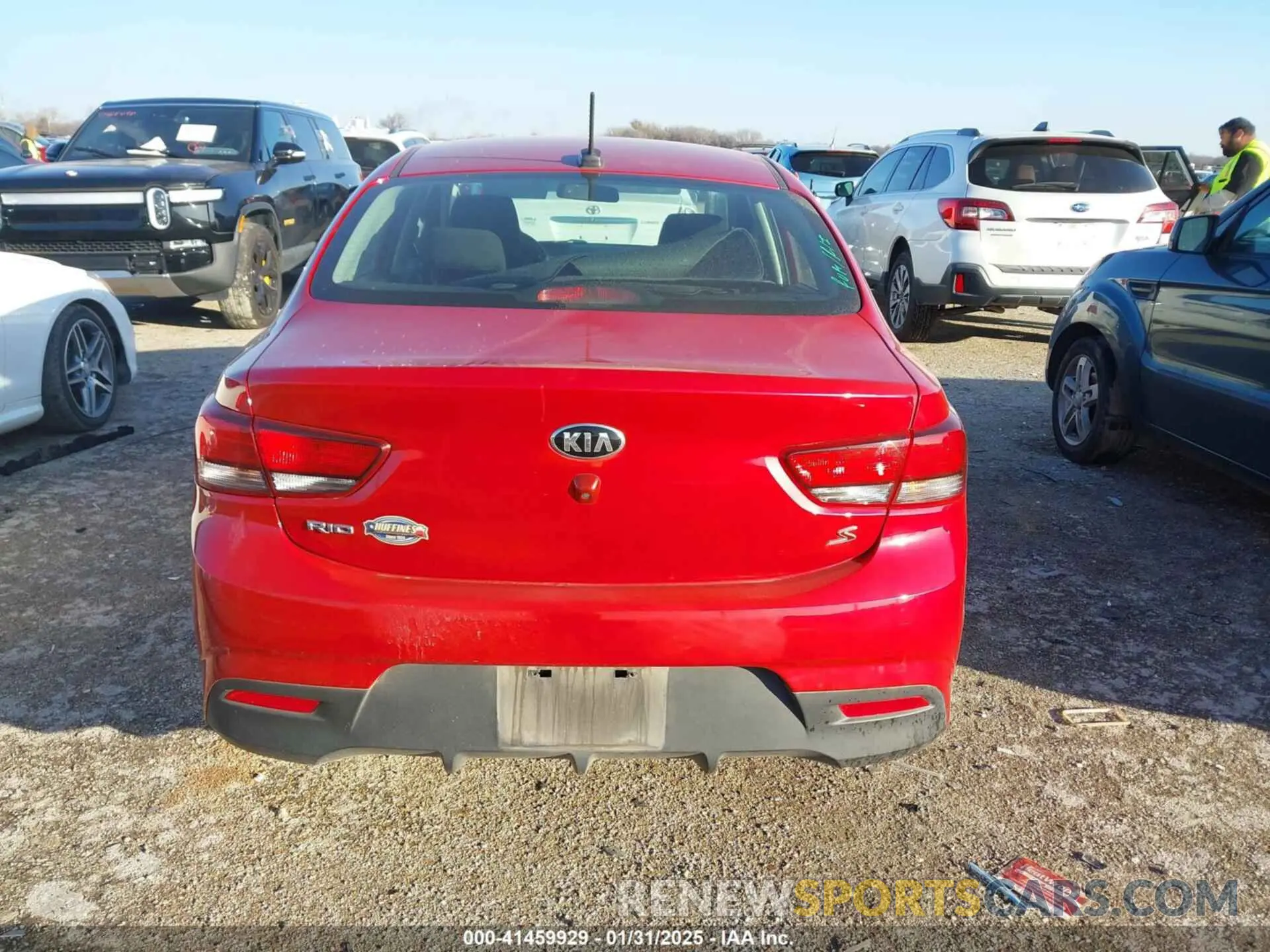 17 fotografías del automóvil dañado 3KPA24AD5LE334365 KIA RIO 2020