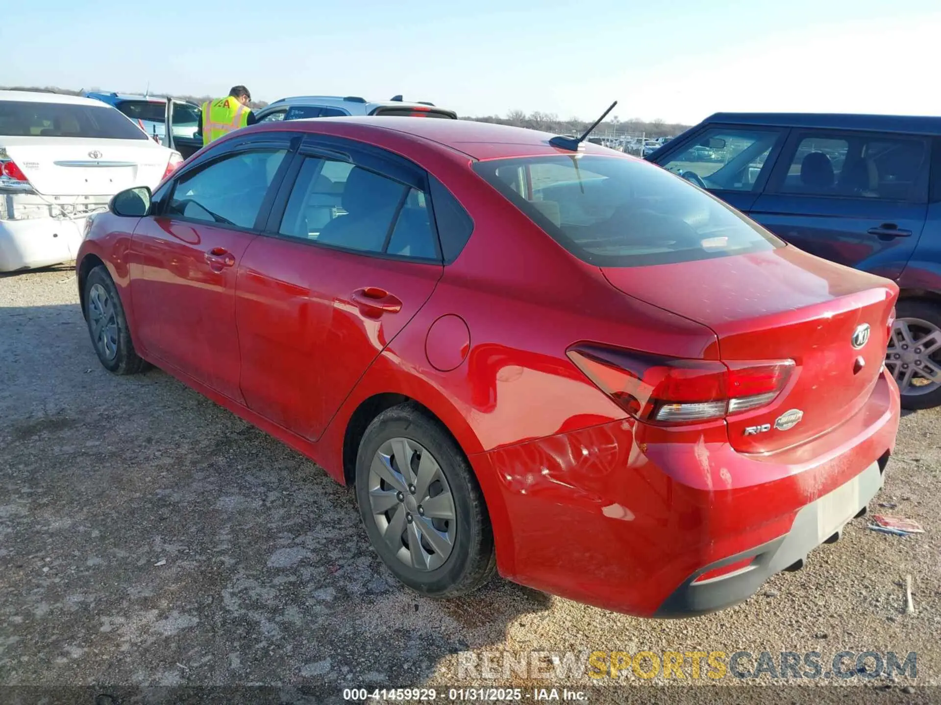 3 fotografías del automóvil dañado 3KPA24AD5LE334365 KIA RIO 2020
