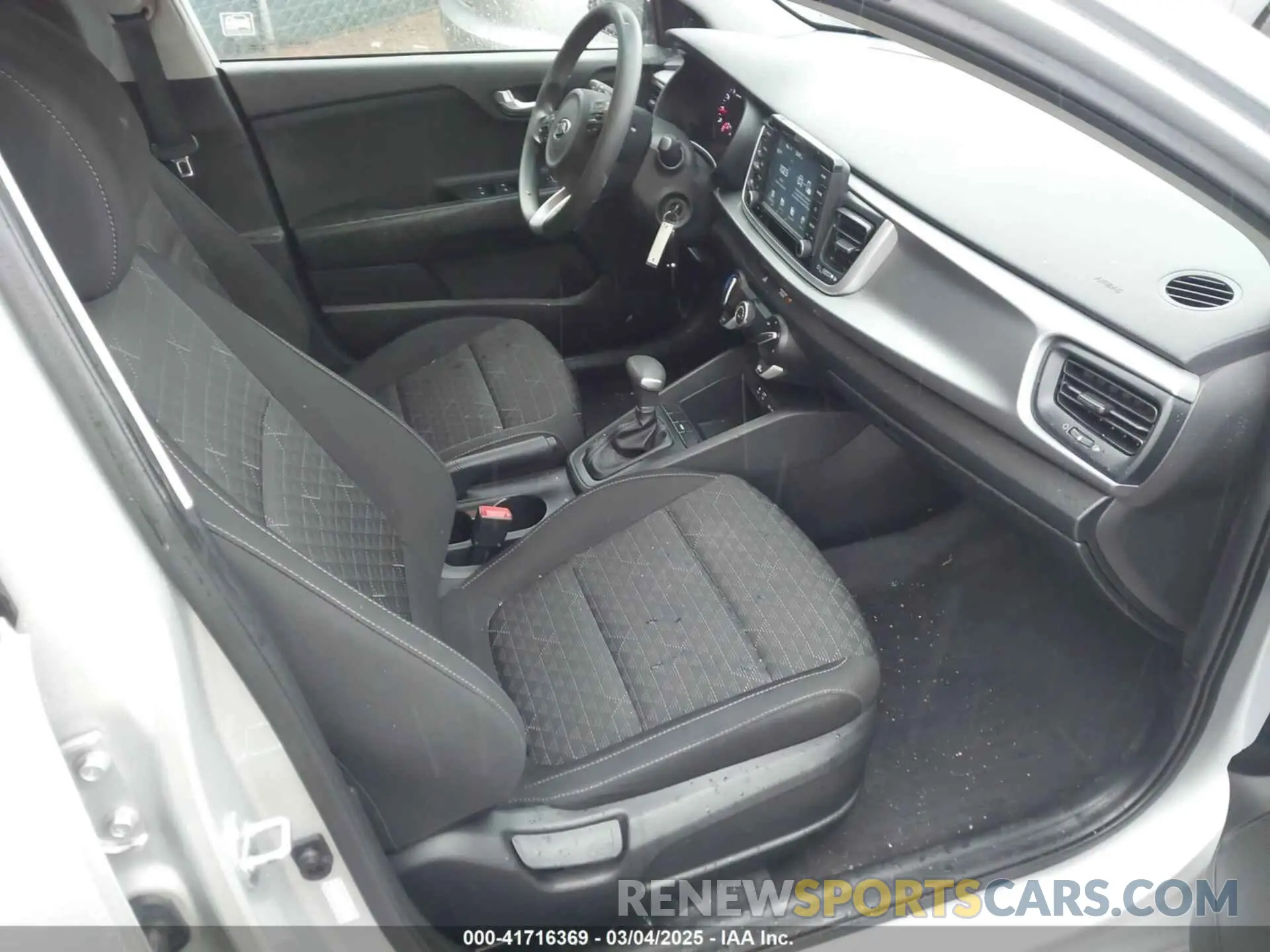 5 fotografías del automóvil dañado 3KPA24AD6LE273270 KIA RIO 2020