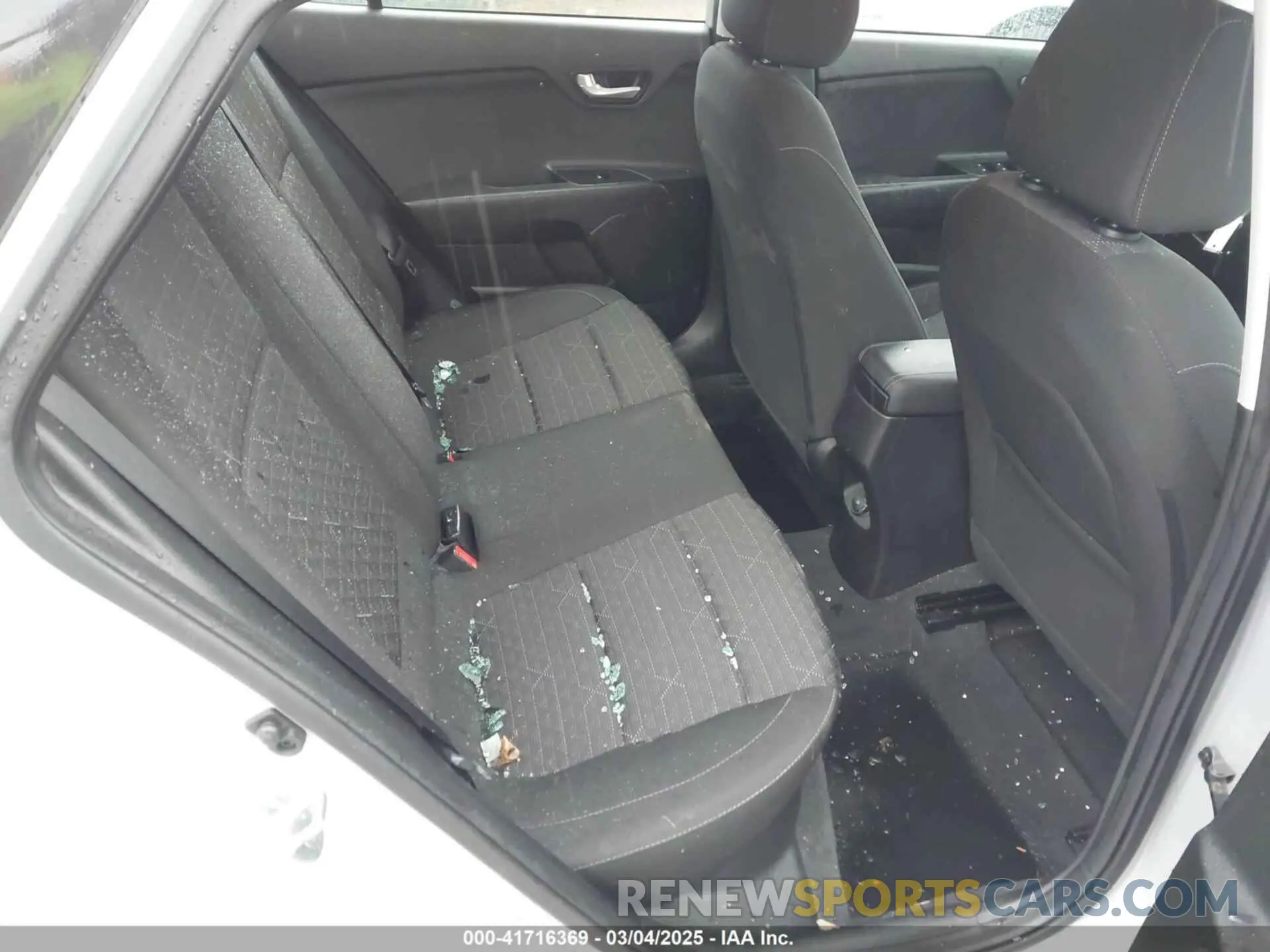8 fotografías del automóvil dañado 3KPA24AD6LE273270 KIA RIO 2020