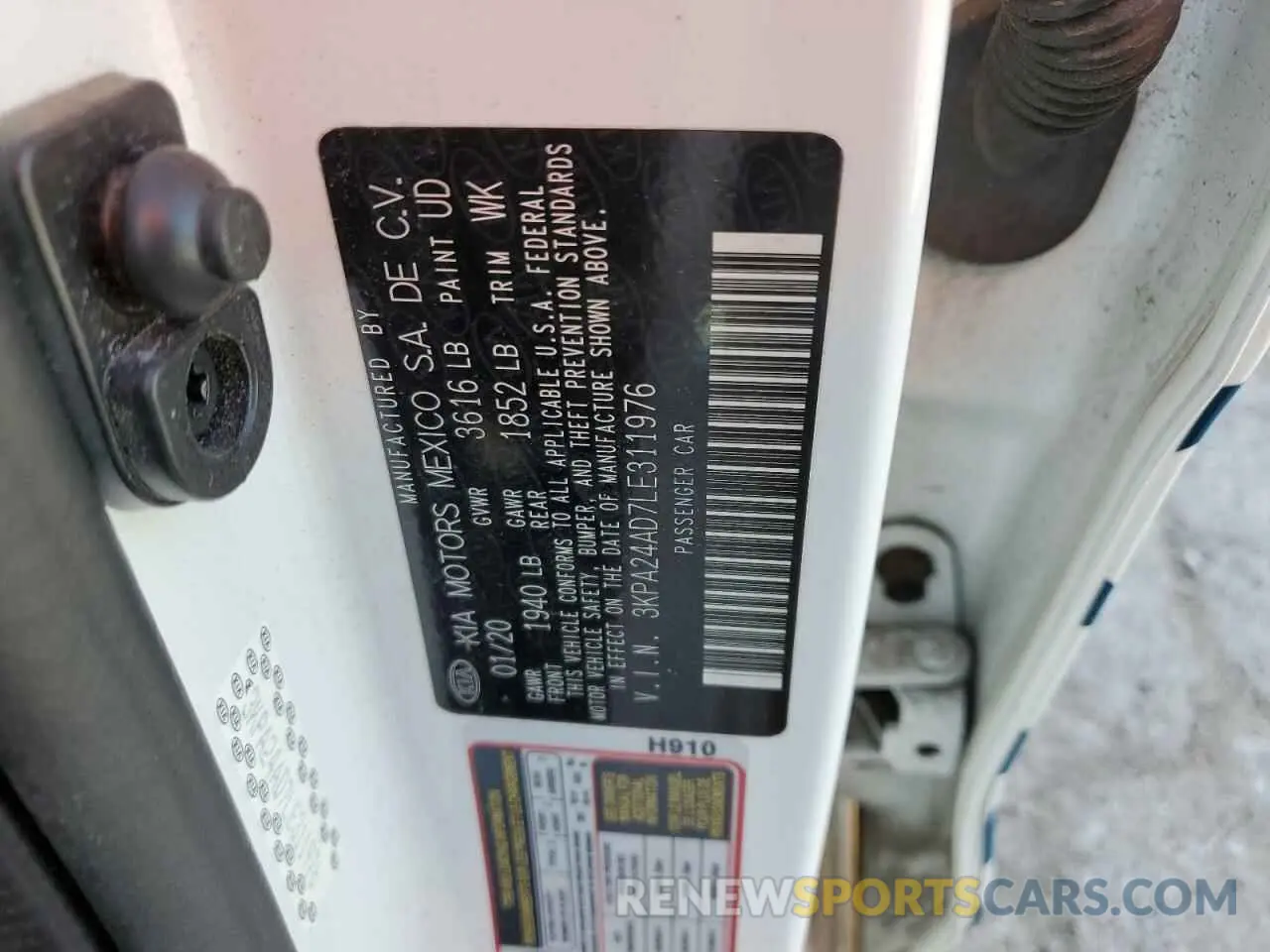 12 fotografías del automóvil dañado 3KPA24AD7LE311976 KIA RIO 2020