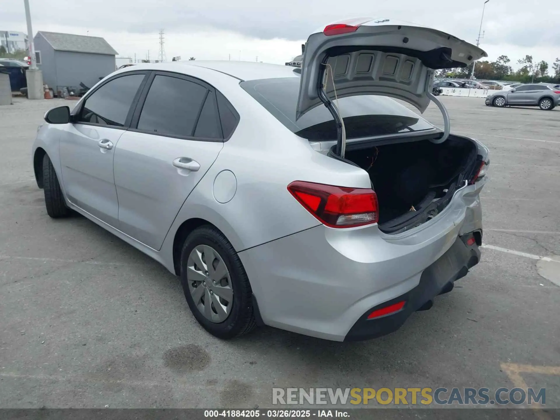 3 fotografías del automóvil dañado 3KPA24AD7LE313579 KIA RIO 2020