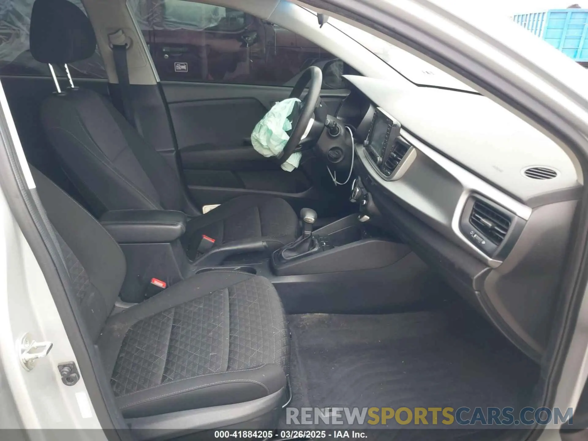 5 fotografías del automóvil dañado 3KPA24AD7LE313579 KIA RIO 2020