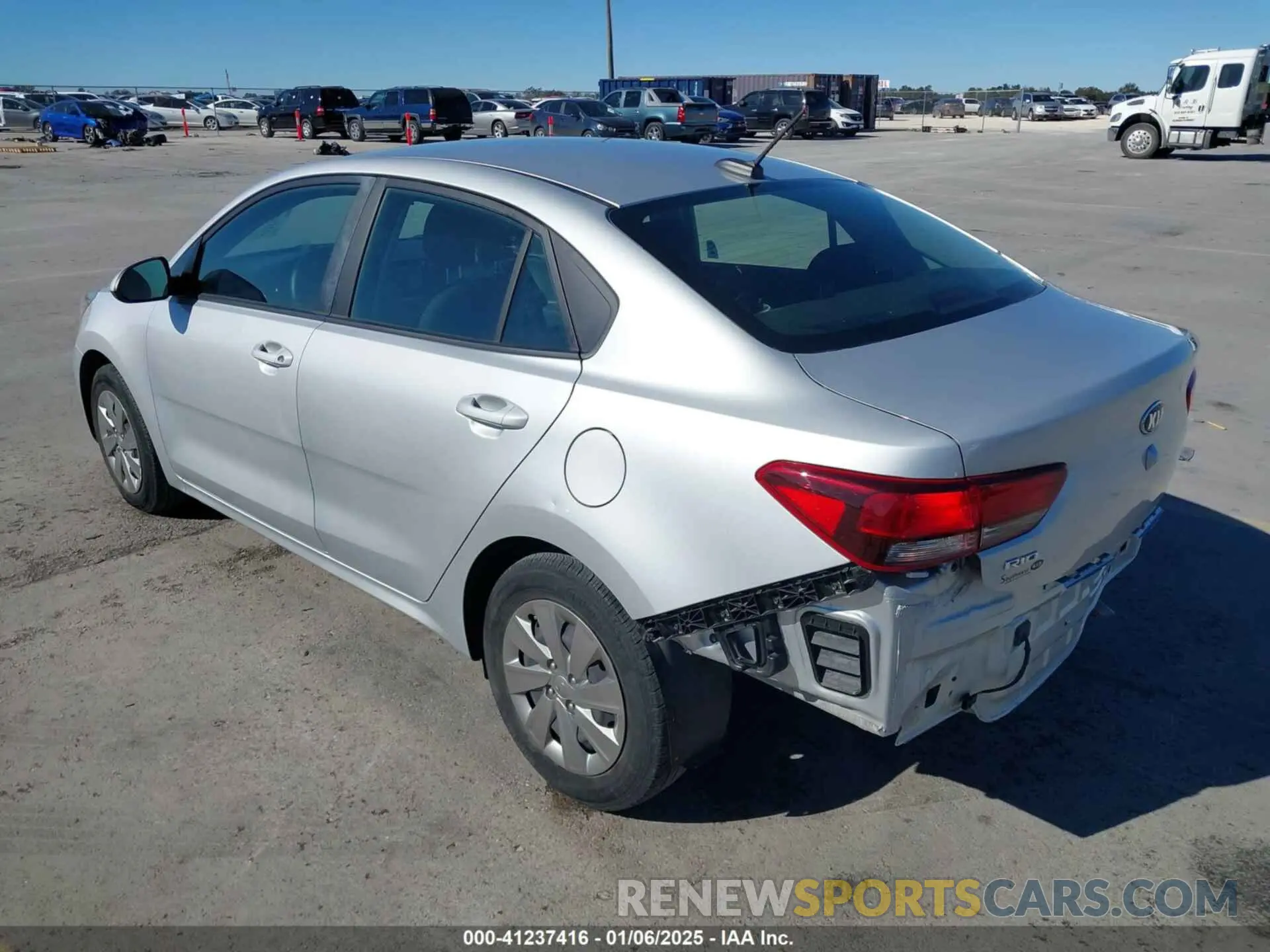 3 fotografías del automóvil dañado 3KPA24AD7LE320418 KIA RIO 2020