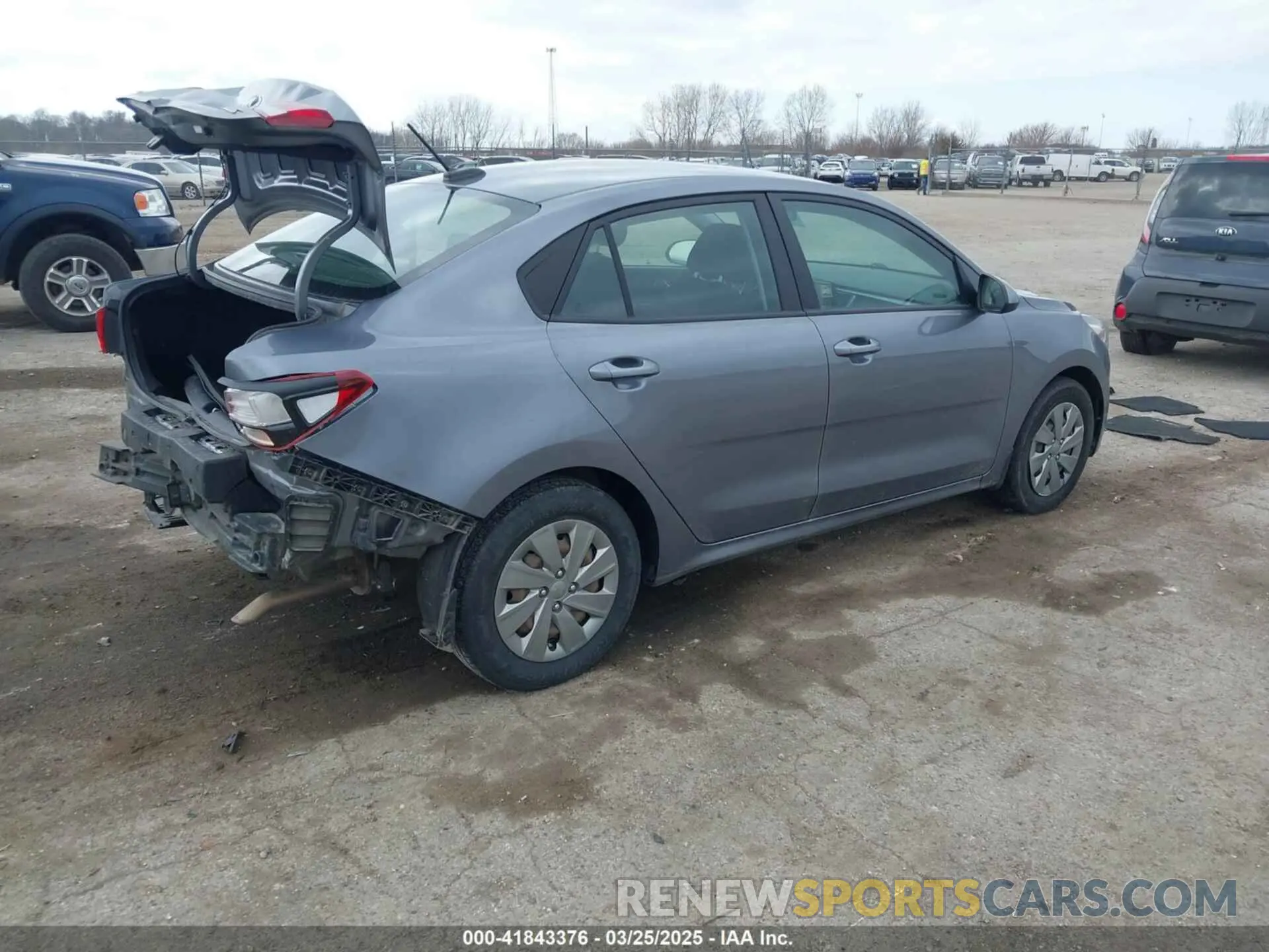4 fotografías del automóvil dañado 3KPA24AD7LE334254 KIA RIO 2020