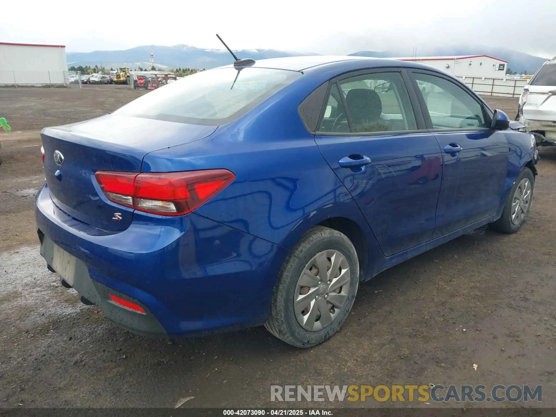 4 fotografías del automóvil dañado 3KPA24AD8LE263081 KIA RIO 2020