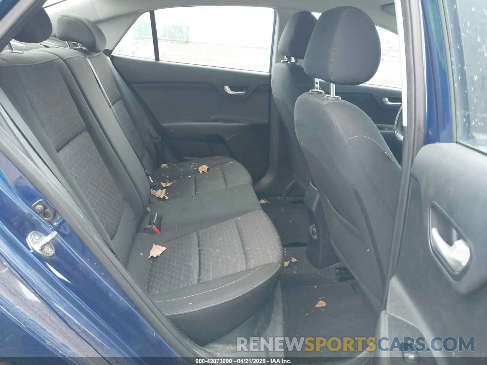 8 fotografías del automóvil dañado 3KPA24AD8LE263081 KIA RIO 2020