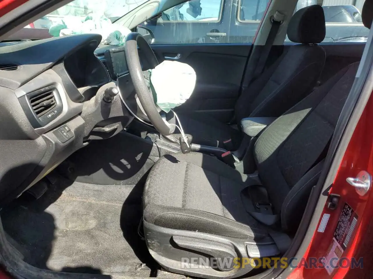 7 fotografías del automóvil dañado 3KPA24AD8LE311694 KIA RIO 2020