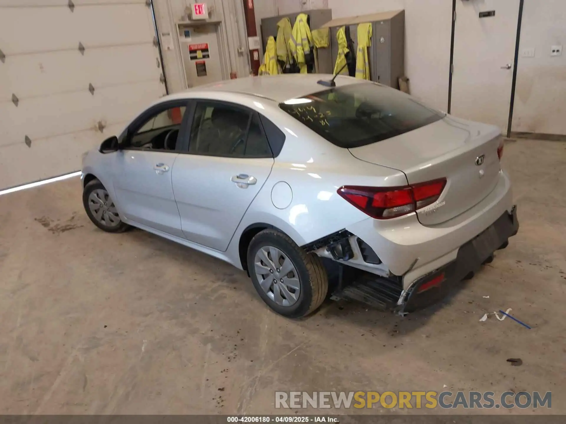 3 fotografías del automóvil dañado 3KPA24AD9LE263266 KIA RIO 2020