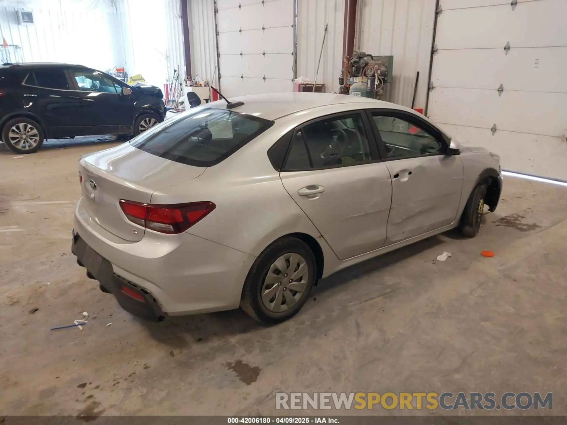 4 fotografías del automóvil dañado 3KPA24AD9LE263266 KIA RIO 2020