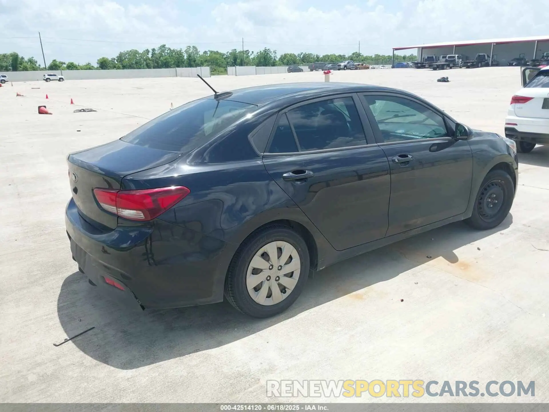4 fotografías del automóvil dañado 3KPA24ADXLE261204 KIA RIO 2020