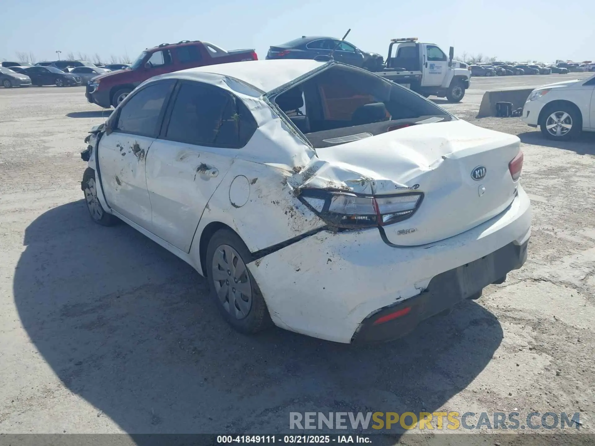 3 fotografías del automóvil dañado 3KPA24ADXLE329288 KIA RIO 2020