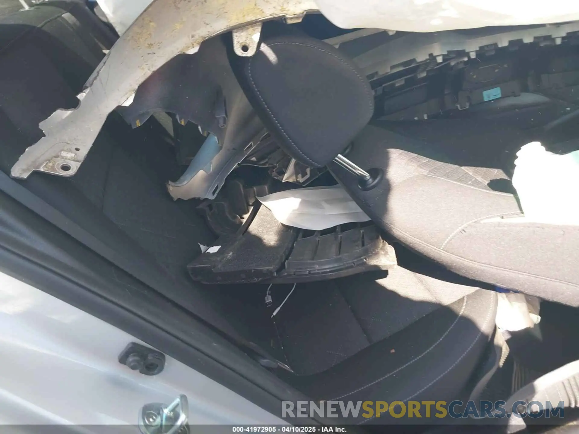 8 fotografías del automóvil dañado 3KPA24ADXLE346026 KIA RIO 2020