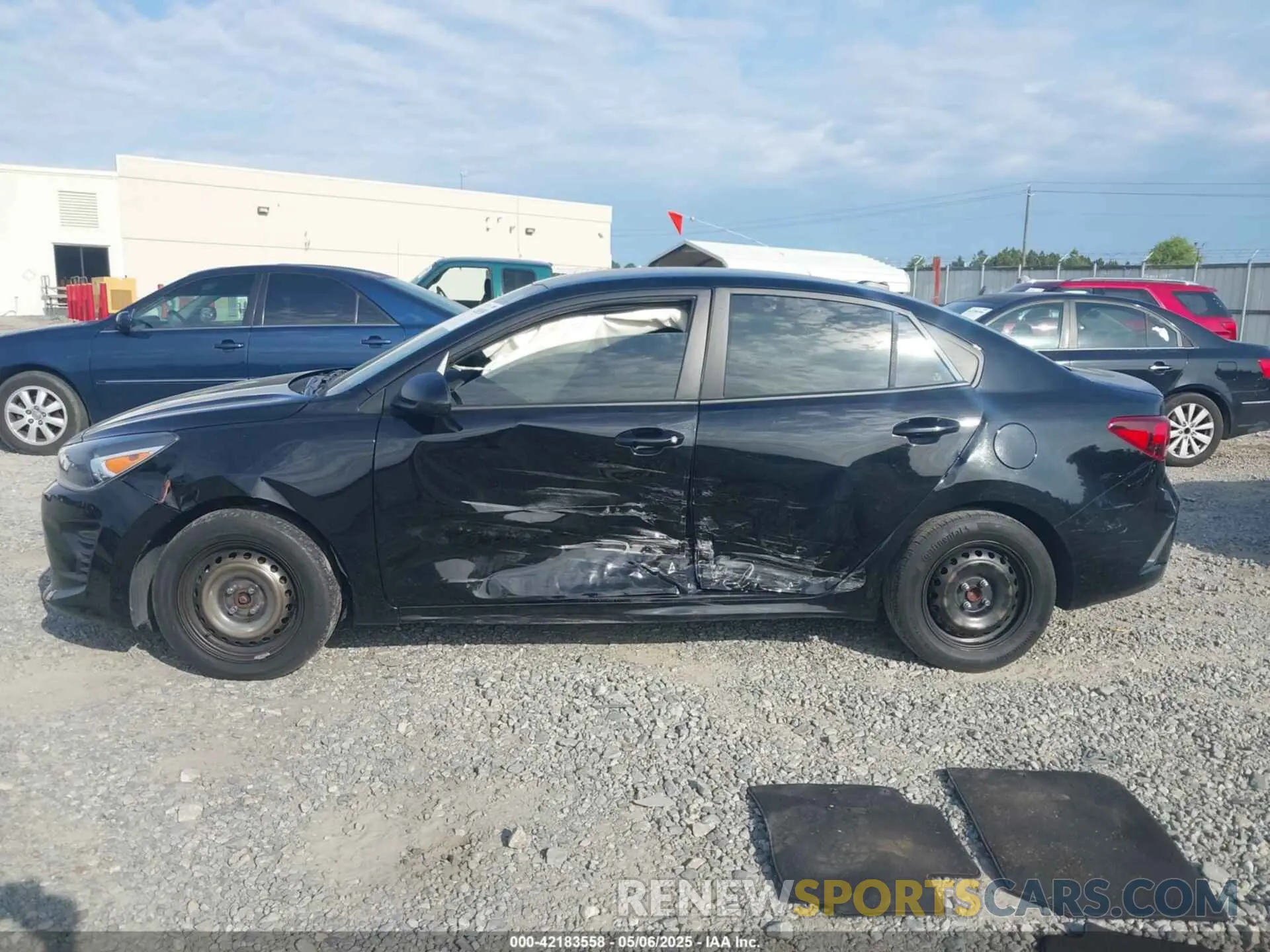 14 fotografías del automóvil dañado 3KPA24AD1ME418166 KIA RIO 2021