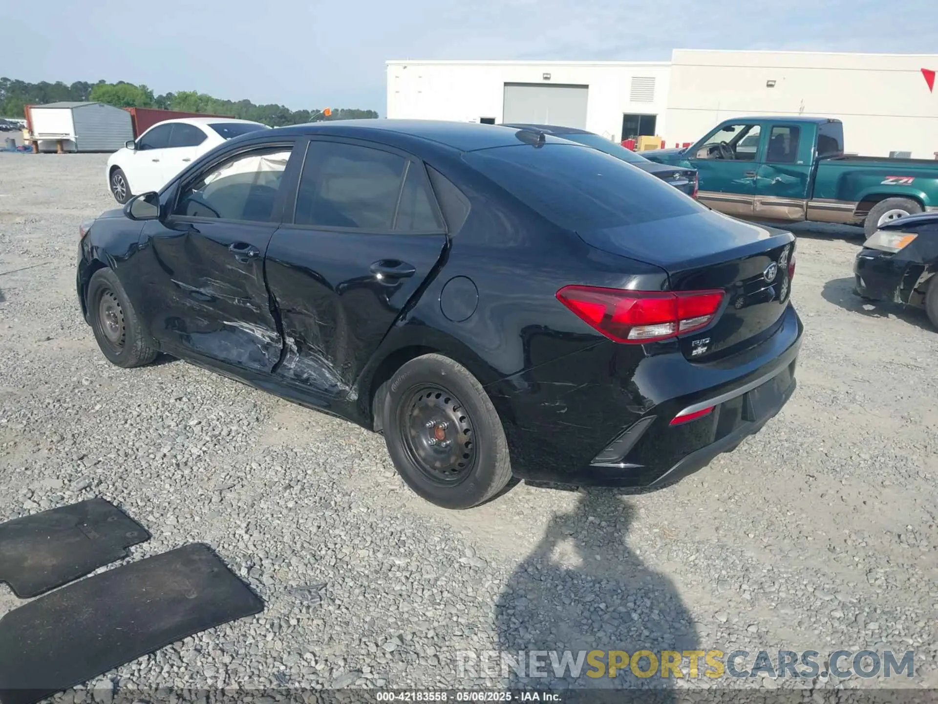 3 fotografías del automóvil dañado 3KPA24AD1ME418166 KIA RIO 2021