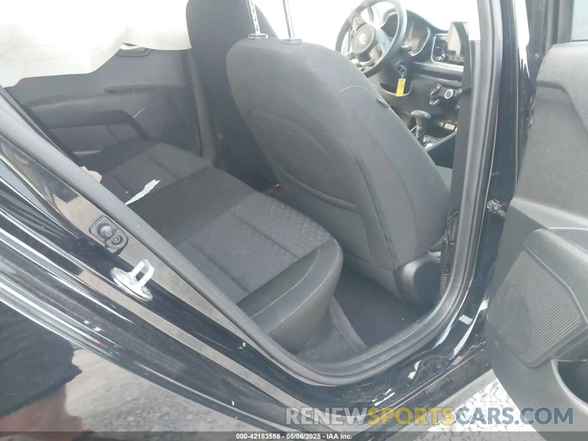 8 fotografías del automóvil dañado 3KPA24AD1ME418166 KIA RIO 2021