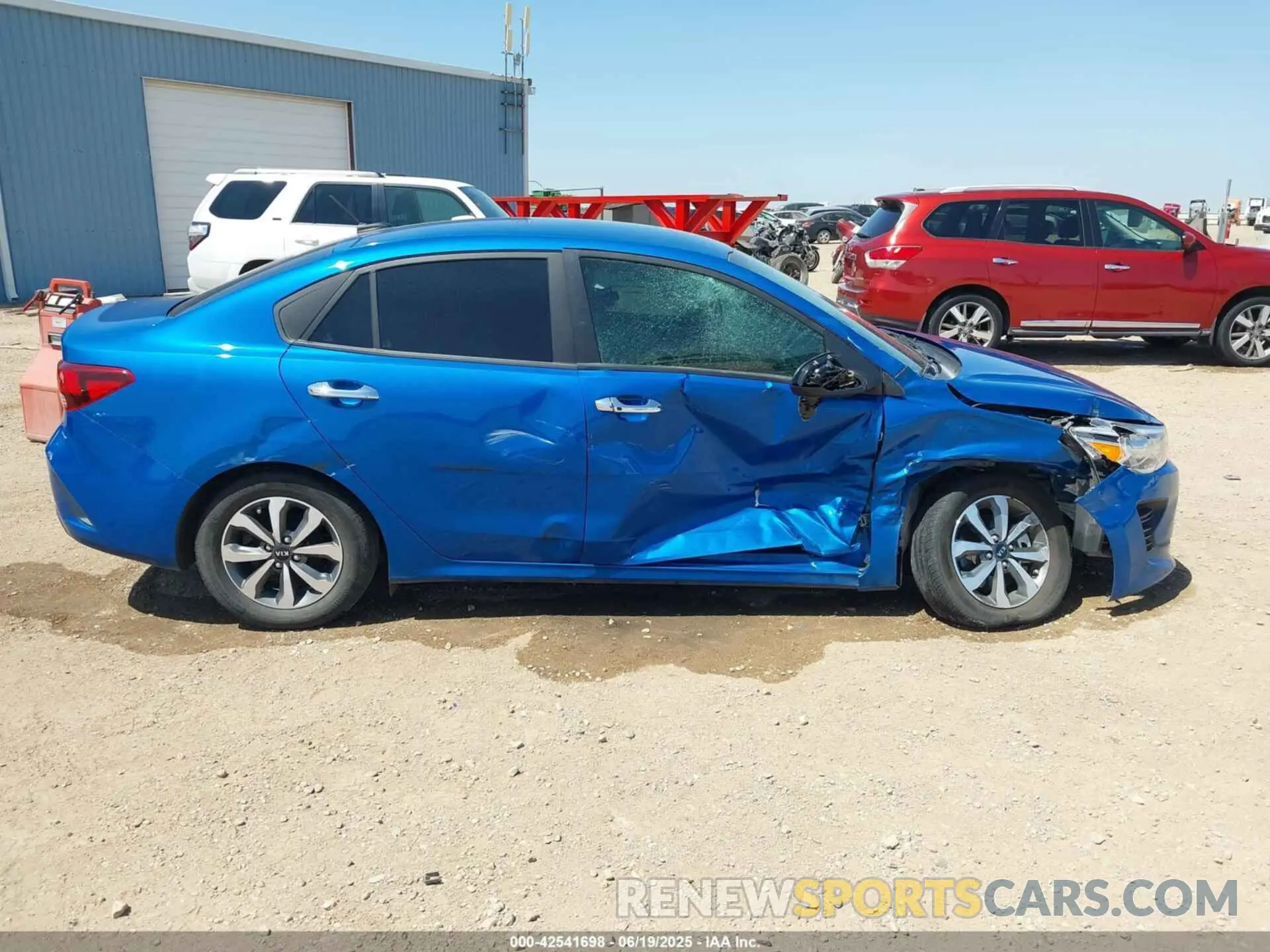 13 fotografías del automóvil dañado 3KPA24AD1ME426462 KIA RIO 2021