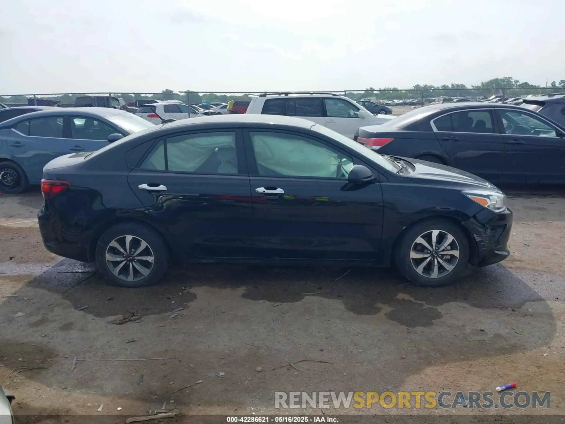 13 fotografías del automóvil dañado 3KPA24AD1ME426476 KIA RIO 2021