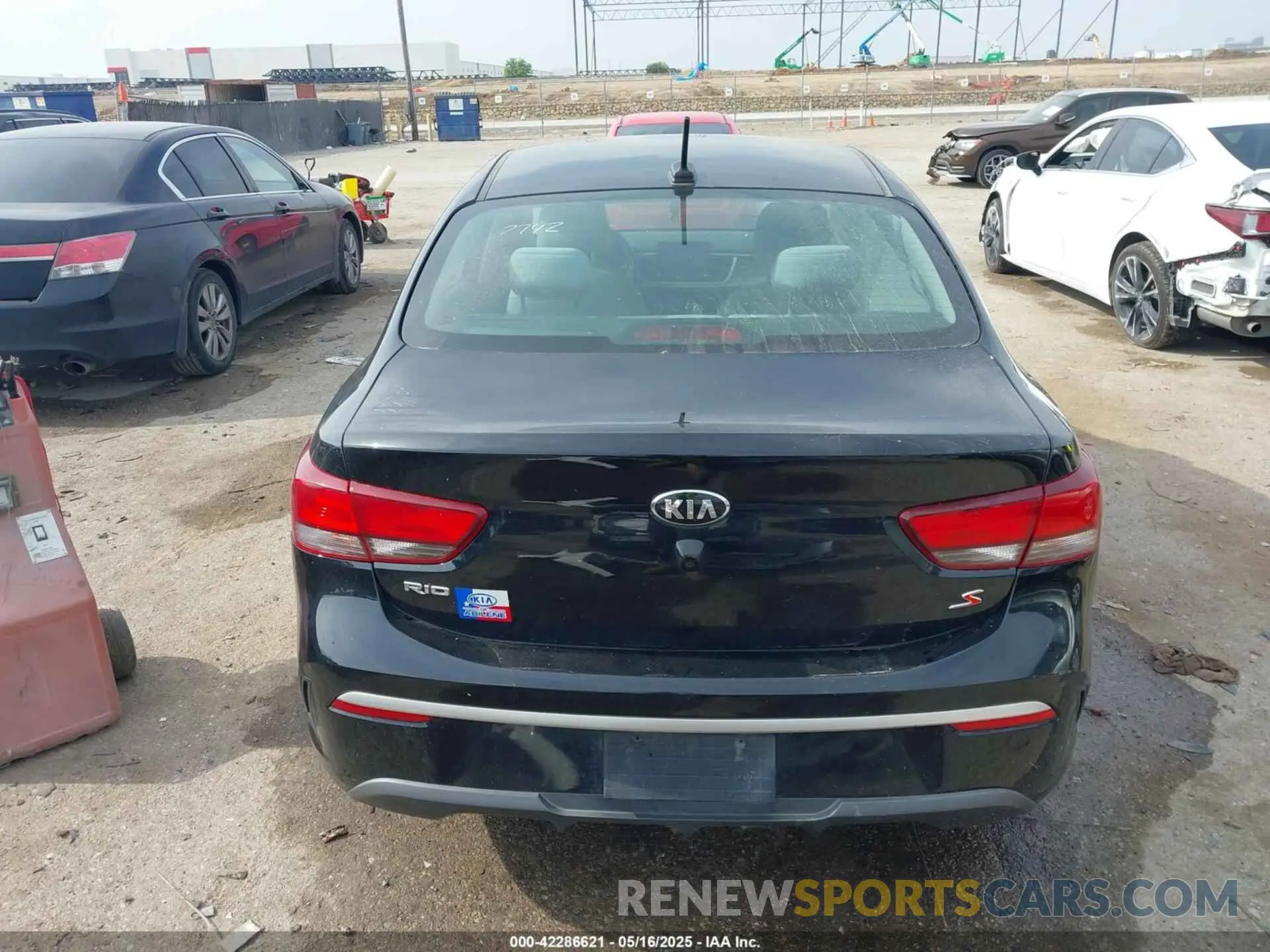 16 fotografías del automóvil dañado 3KPA24AD1ME426476 KIA RIO 2021