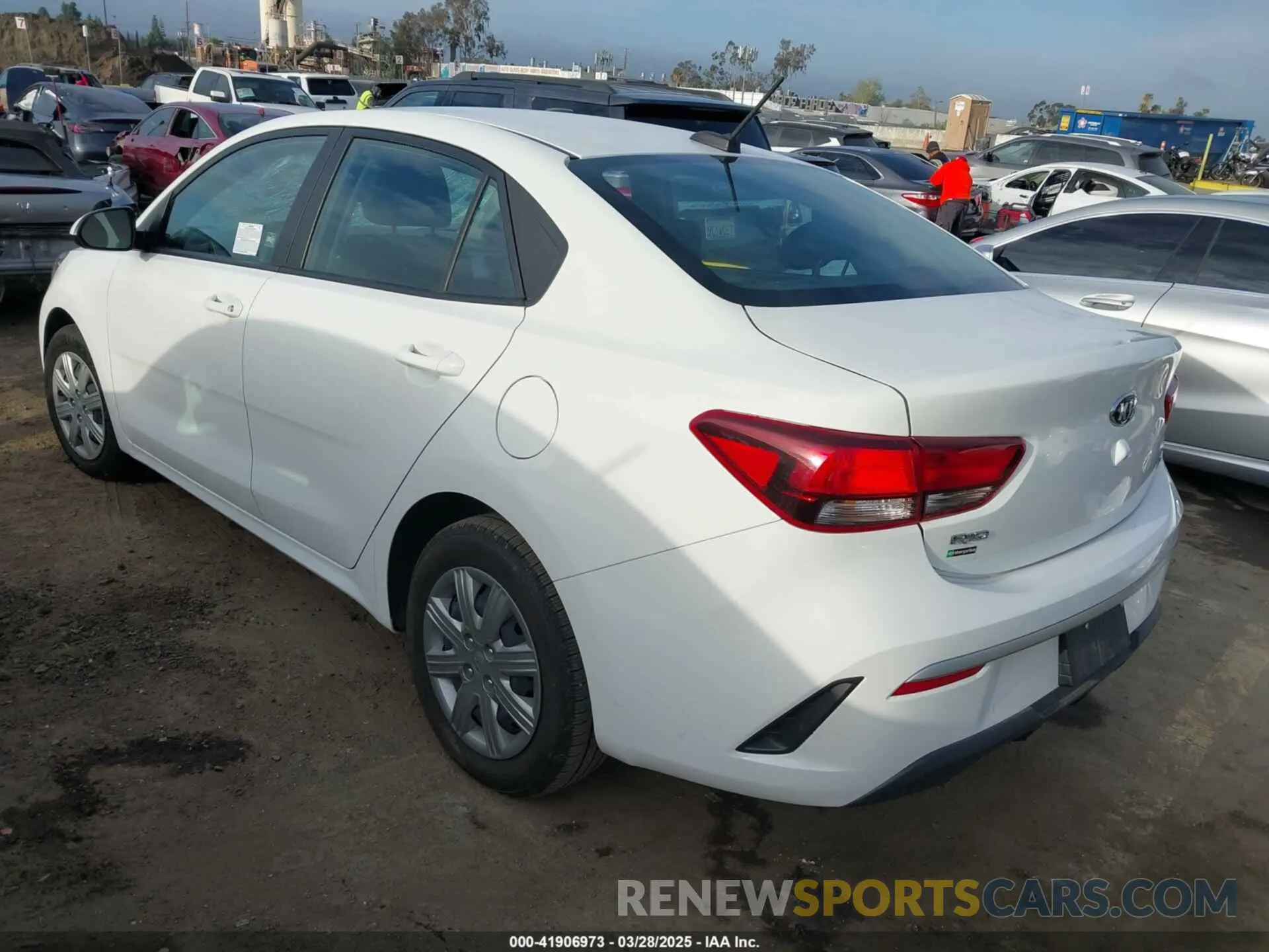 3 fotografías del automóvil dañado 3KPA24AD2ME367504 KIA RIO 2021