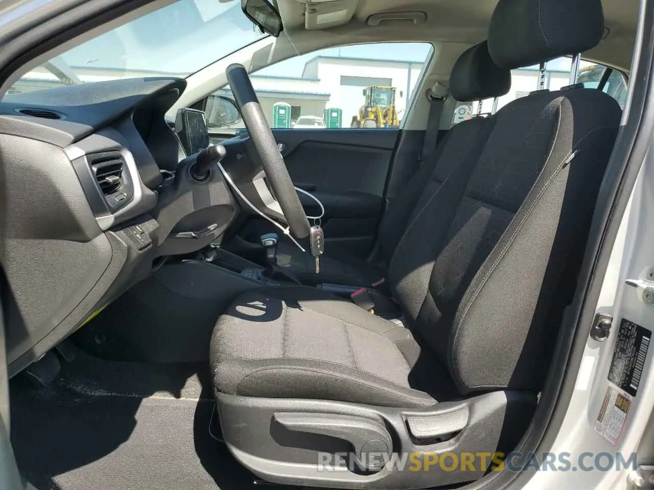 7 fotografías del automóvil dañado 3KPA24AD3ME383145 KIA RIO 2021