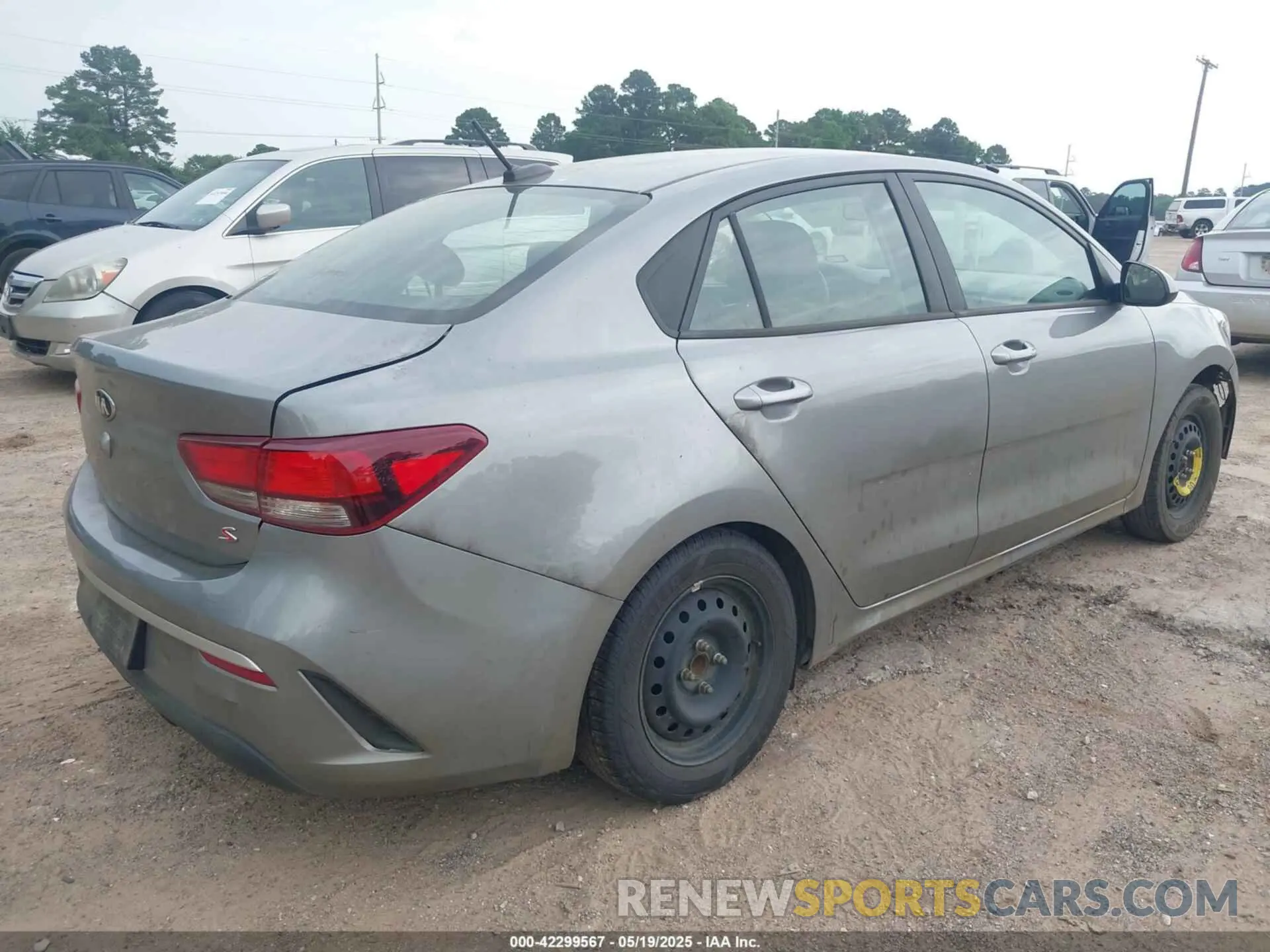 4 fotografías del automóvil dañado 3KPA24AD3ME405709 KIA RIO 2021