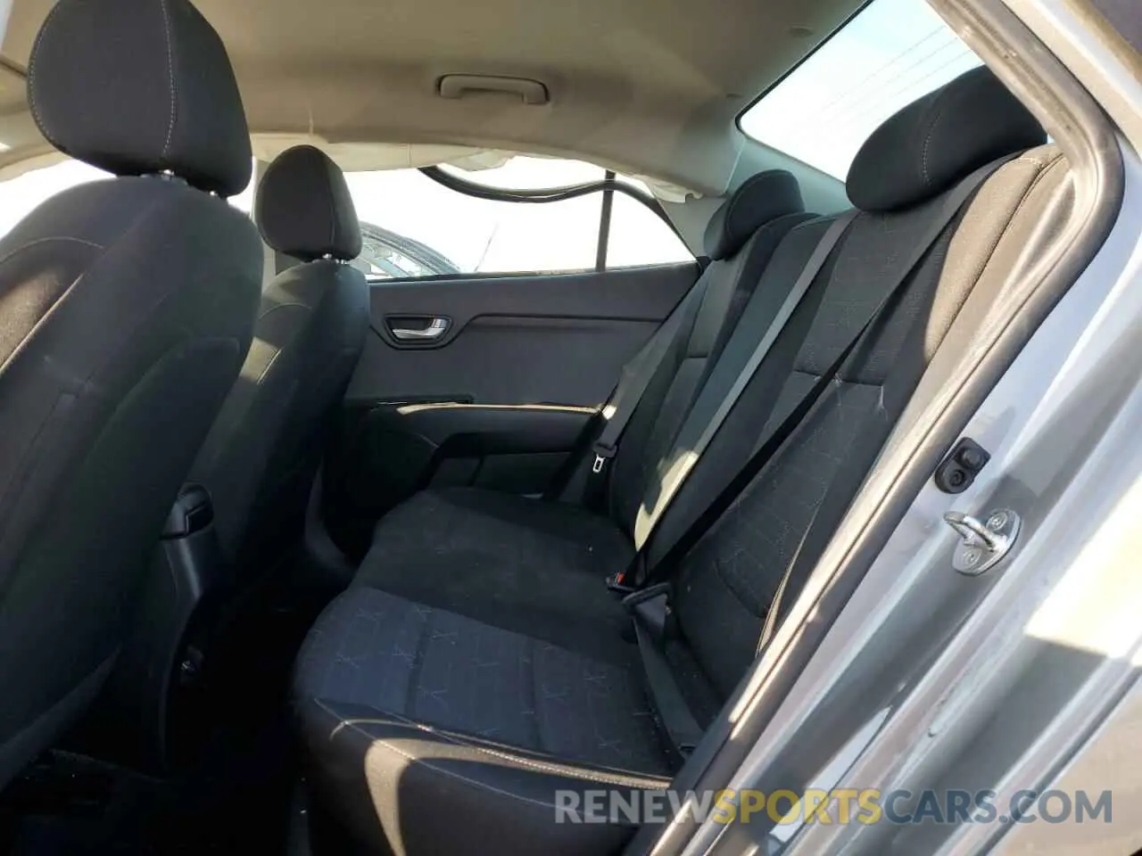 10 fotografías del automóvil dañado 3KPA24AD4ME365799 KIA RIO 2021