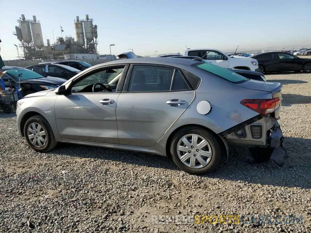 2 fotografías del automóvil dañado 3KPA24AD4ME365799 KIA RIO 2021