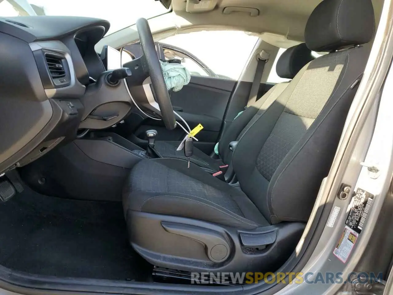 7 fotografías del automóvil dañado 3KPA24AD4ME365799 KIA RIO 2021