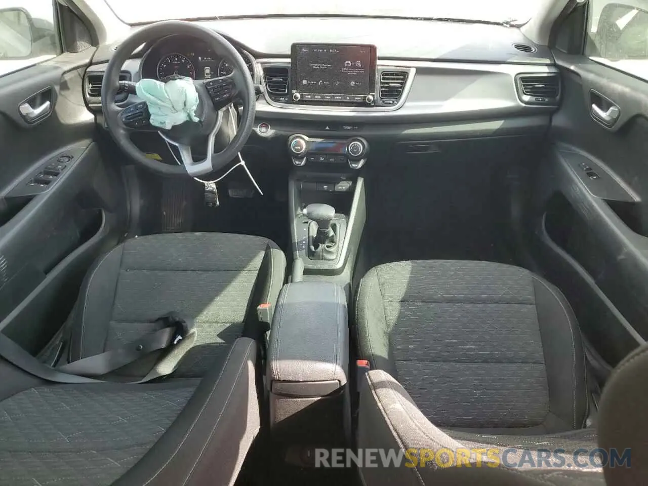 8 fotografías del automóvil dañado 3KPA24AD4ME424429 KIA RIO 2021
