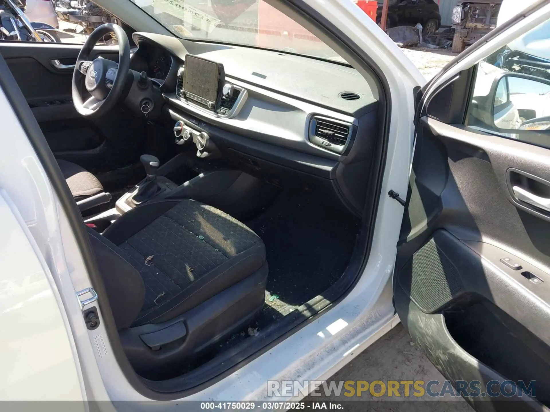 5 fotografías del automóvil dañado 3KPA24AD4ME430442 KIA RIO 2021