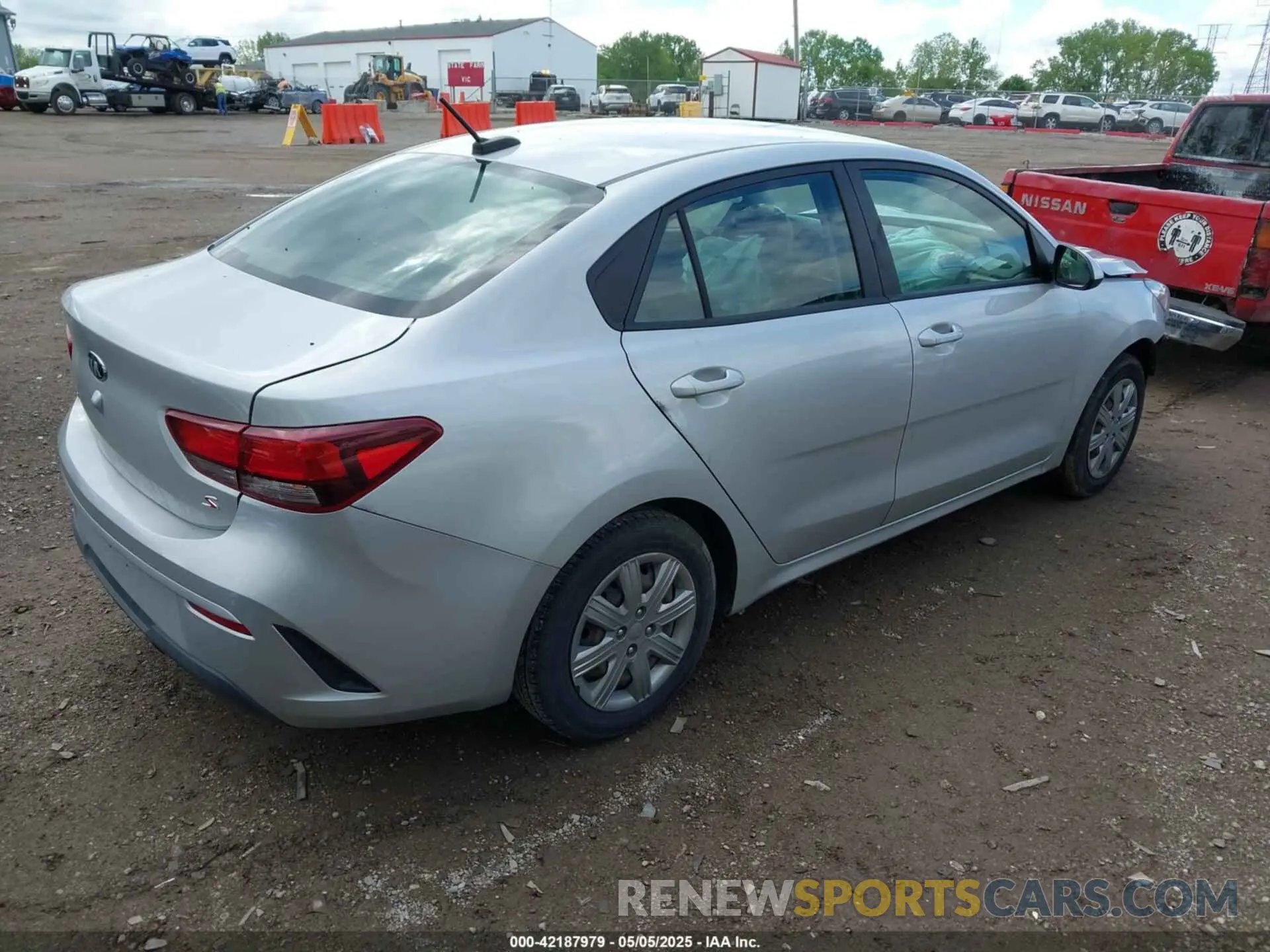 4 fotografías del automóvil dañado 3KPA24AD5ME367643 KIA RIO 2021