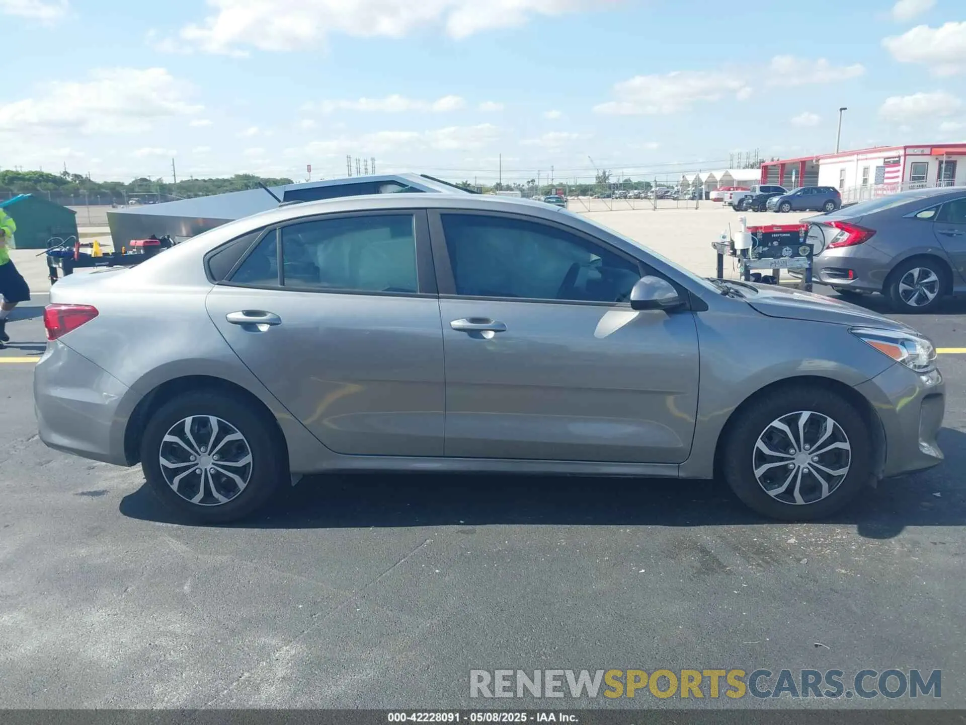 14 fotografías del automóvil dañado 3KPA24AD8ME391161 KIA RIO 2021