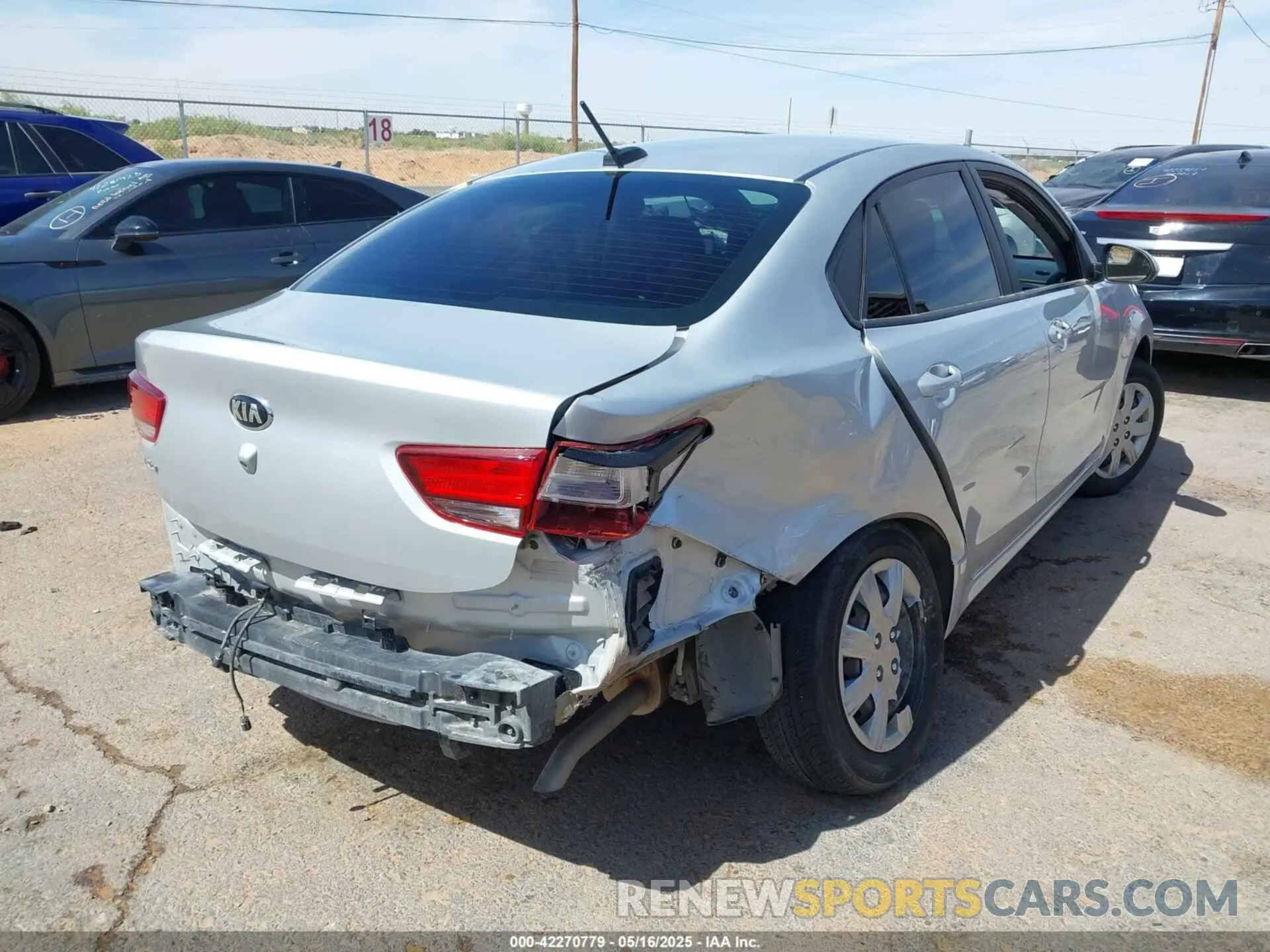 4 fotografías del automóvil dañado 3KPA24AD8ME395534 KIA RIO 2021