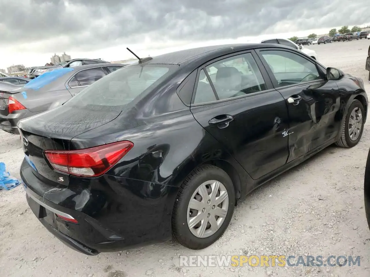 3 fotografías del automóvil dañado 3KPA24AD8ME424384 KIA RIO 2021