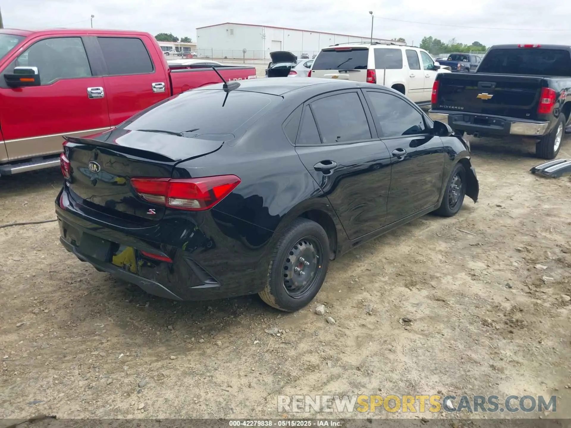 4 fotografías del automóvil dañado 3KPA24AD9ME406458 KIA RIO 2021
