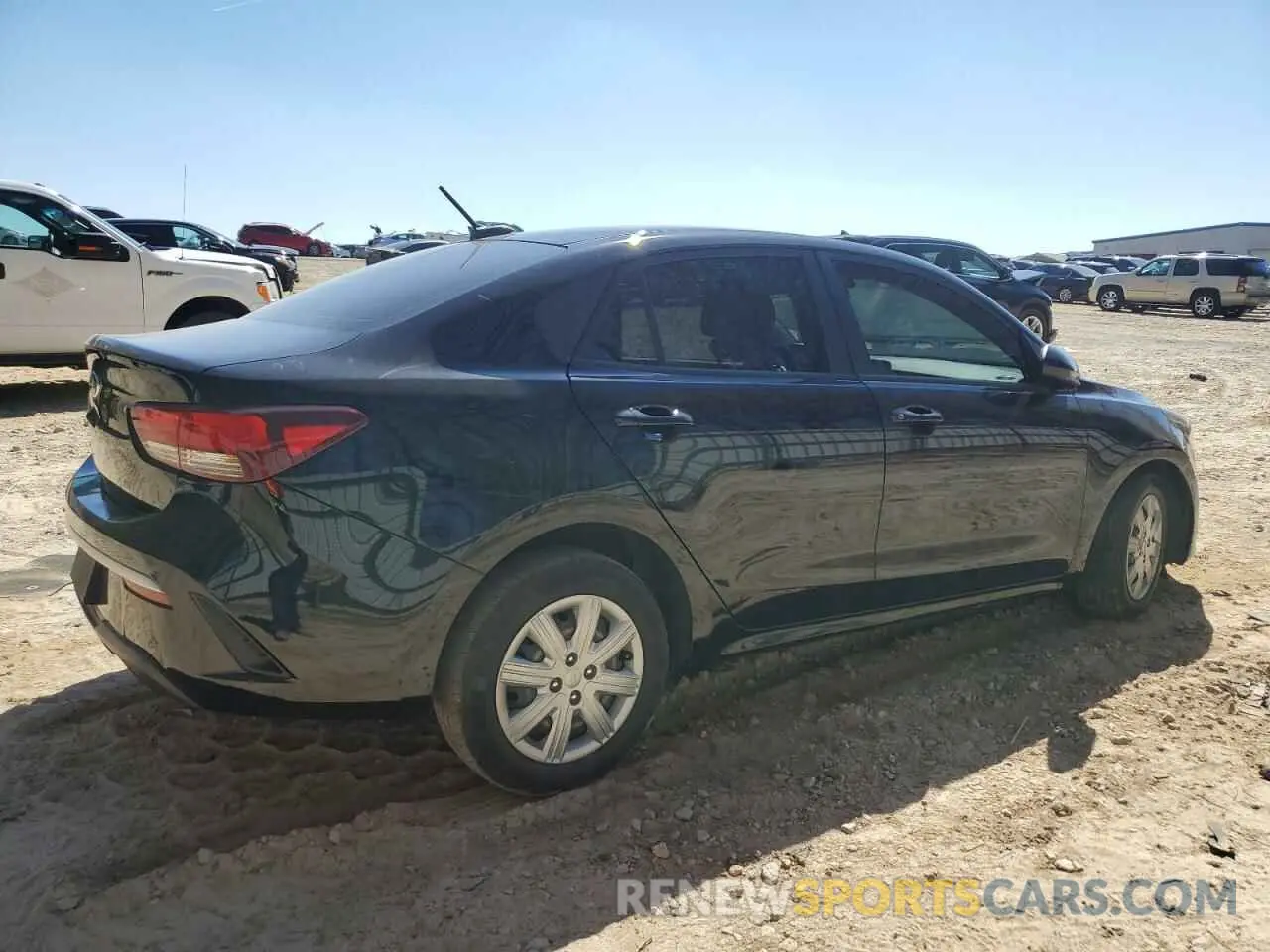 3 fotografías del automóvil dañado 3KPA24ADXME418098 KIA RIO 2021