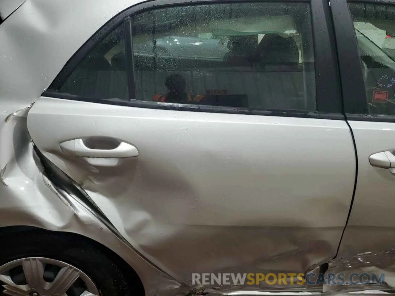 10 fotografías del automóvil dañado 3KPA25AD3ME433290 KIA RIO 2021
