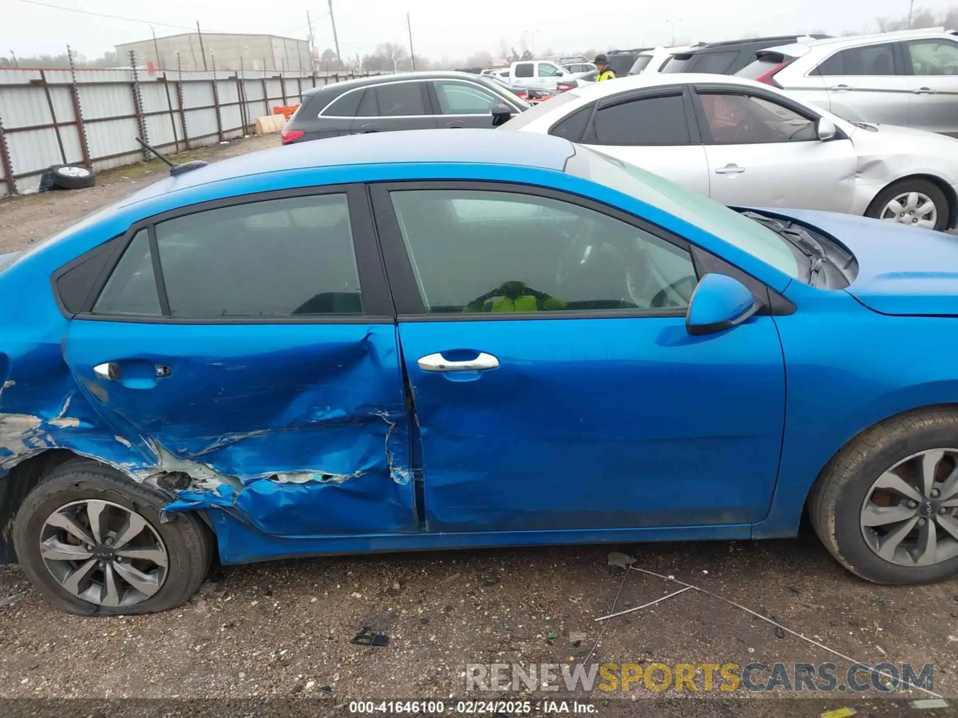 13 fotografías del automóvil dañado 3KPA24AD0NE458613 KIA RIO 2022